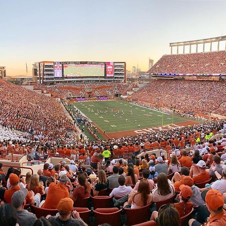 Ut Hook 'Em Horns Skyloft Apartment Austin Exterior photo