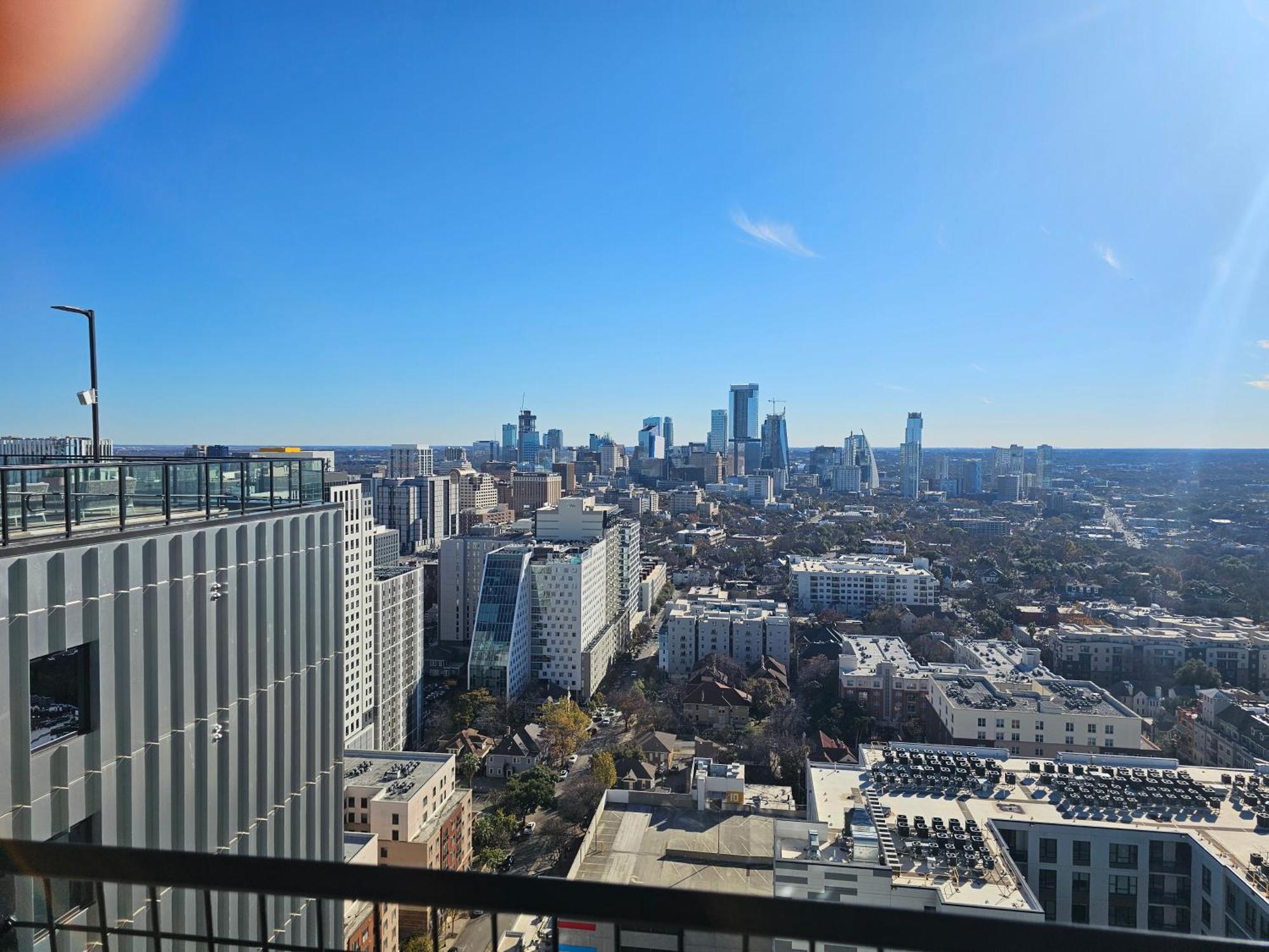 Ut Hook 'Em Horns Skyloft Apartment Austin Exterior photo