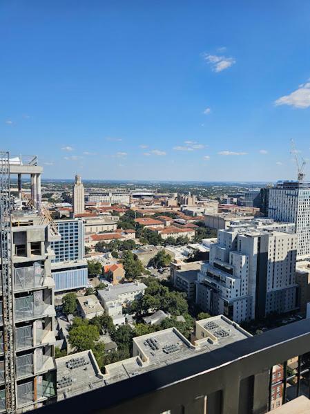 Ut Hook 'Em Horns Skyloft Apartment Austin Exterior photo
