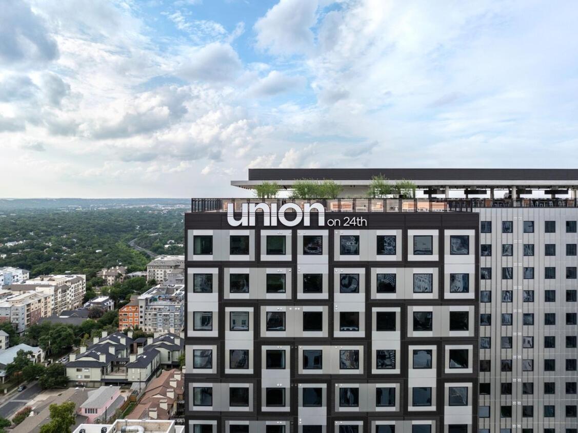 Ut Hook 'Em Horns Skyloft Apartment Austin Exterior photo
