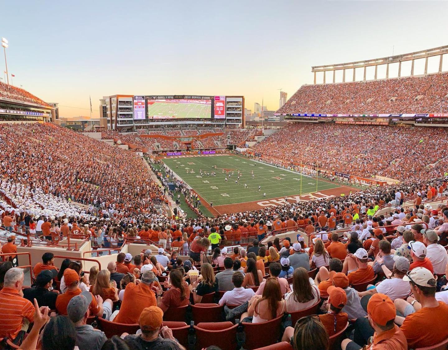 Ut Hook 'Em Horns Skyloft Apartment Austin Exterior photo